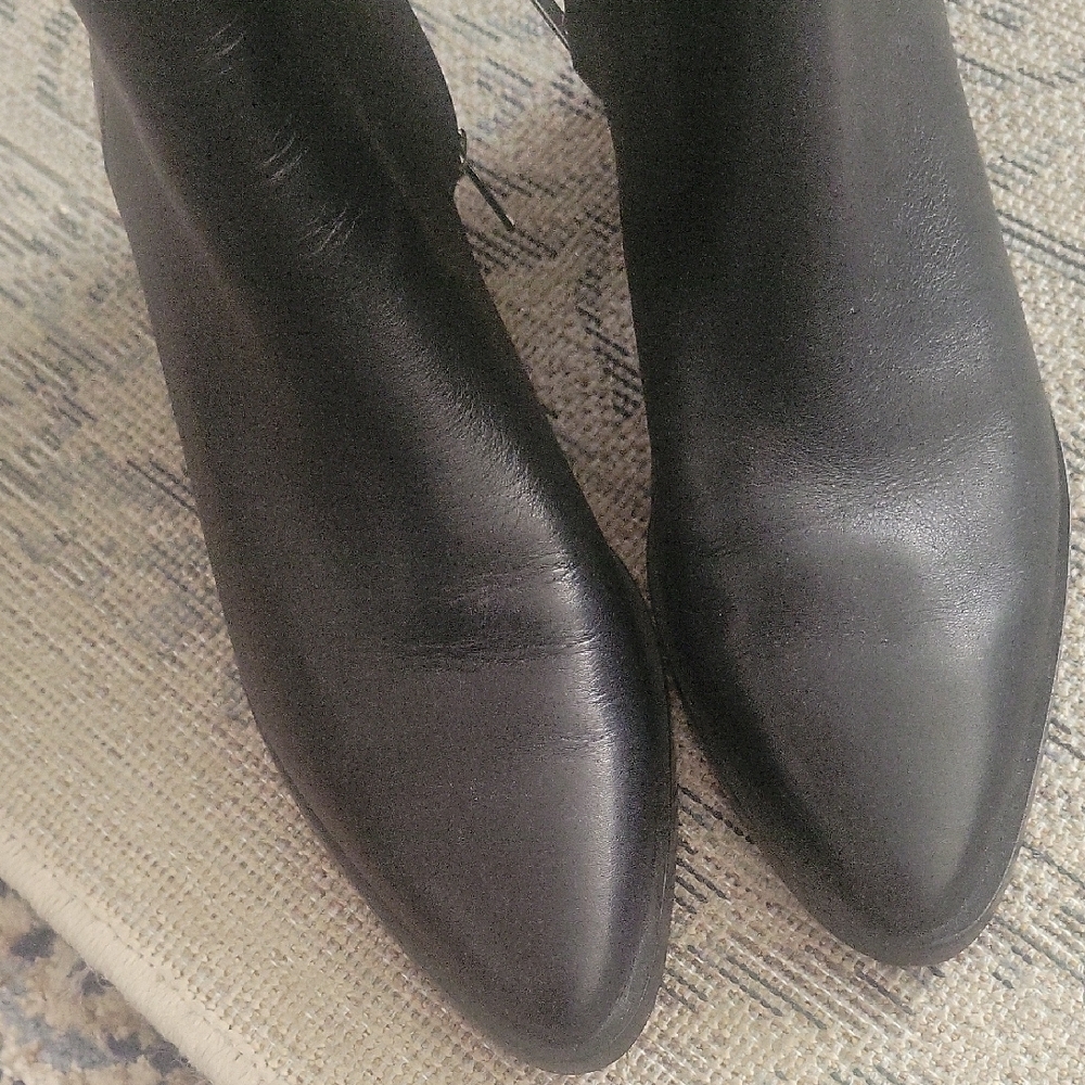 Elegant Black Ankle Boots - Picture 8 of 9